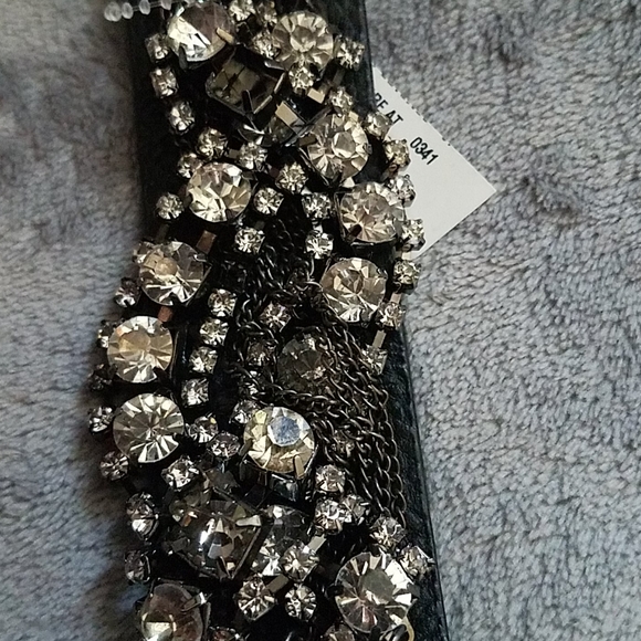 Multilayered Chain Bracelet - Picture 6 of 7